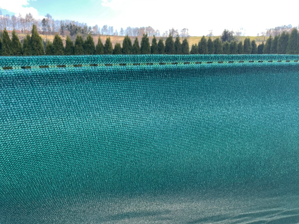 Stínící tkanina 100% - role 200cm x 50m ( 200g )